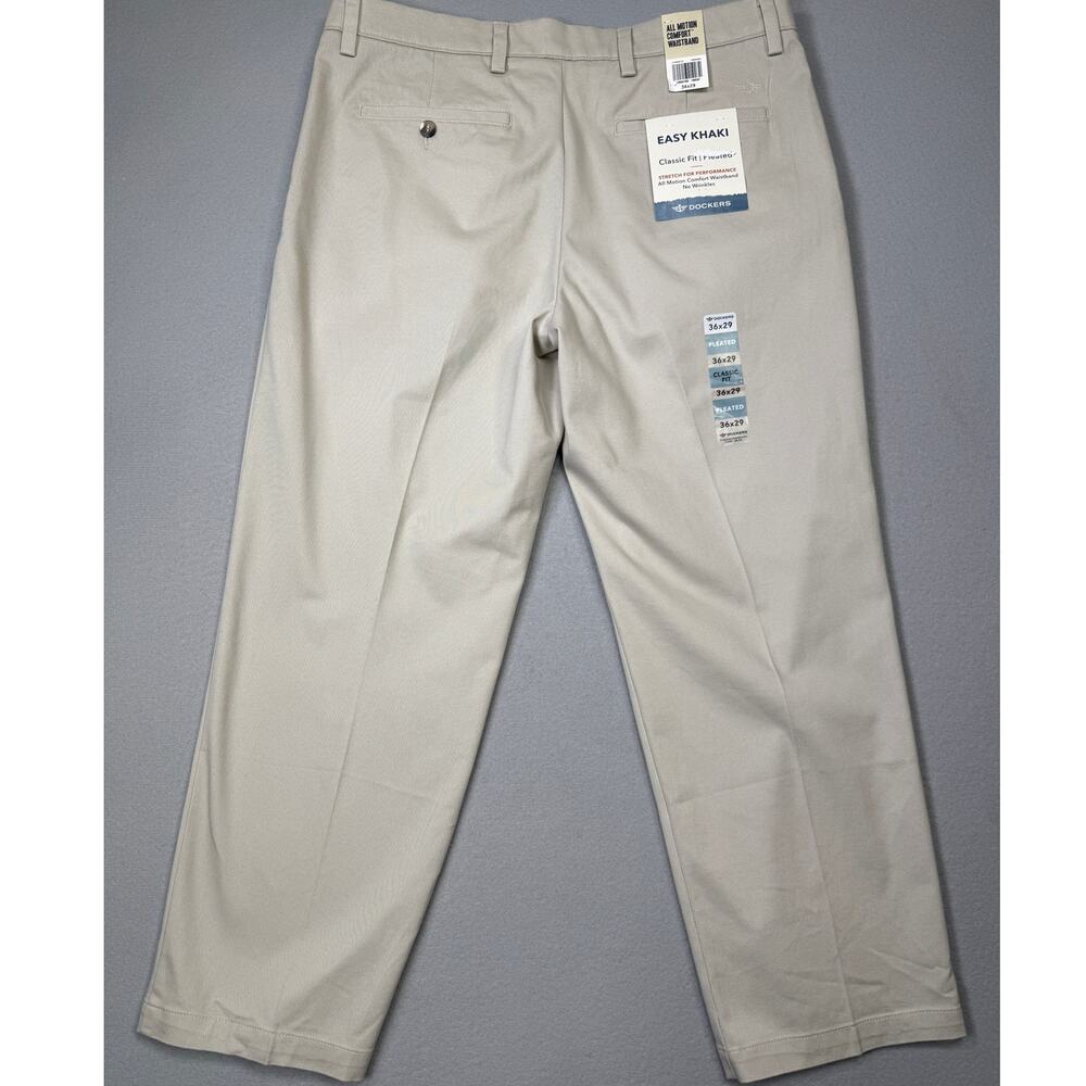 Dockers Men's Easy pleat front Khaki Stretch Pants Cloud 36x29 $66